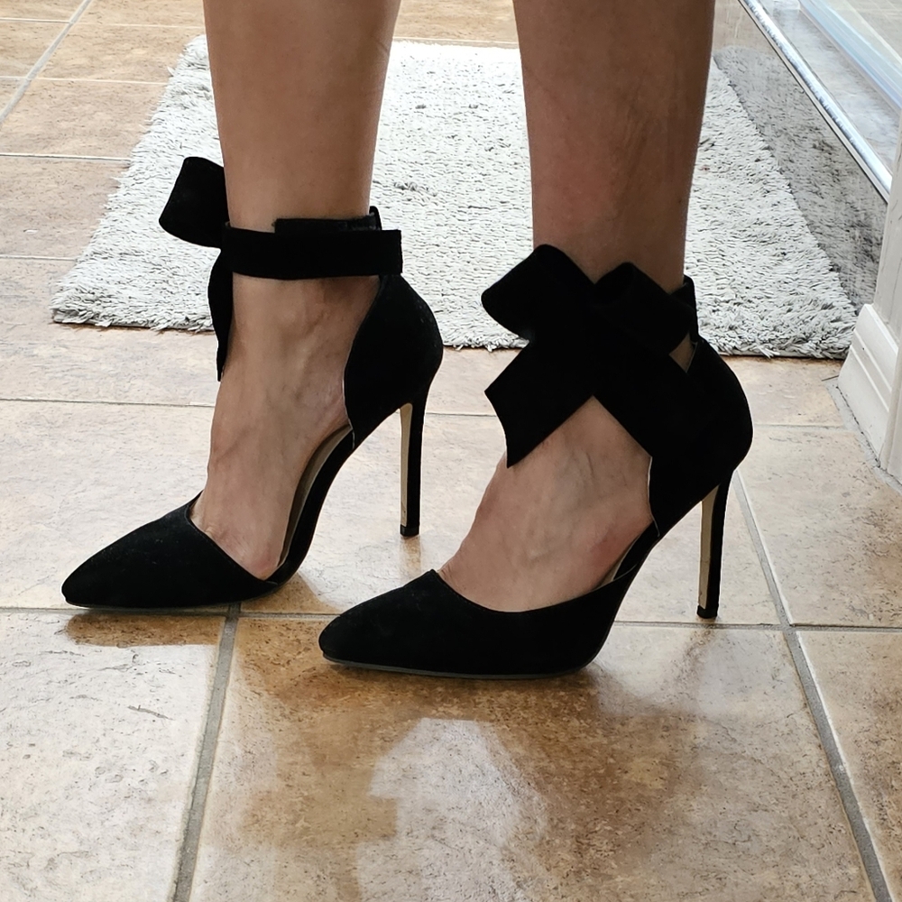 Bow decor high heels